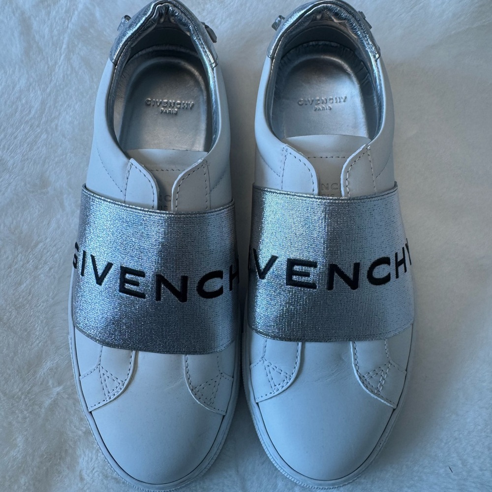 Givenchy Sneakers in White and Silver